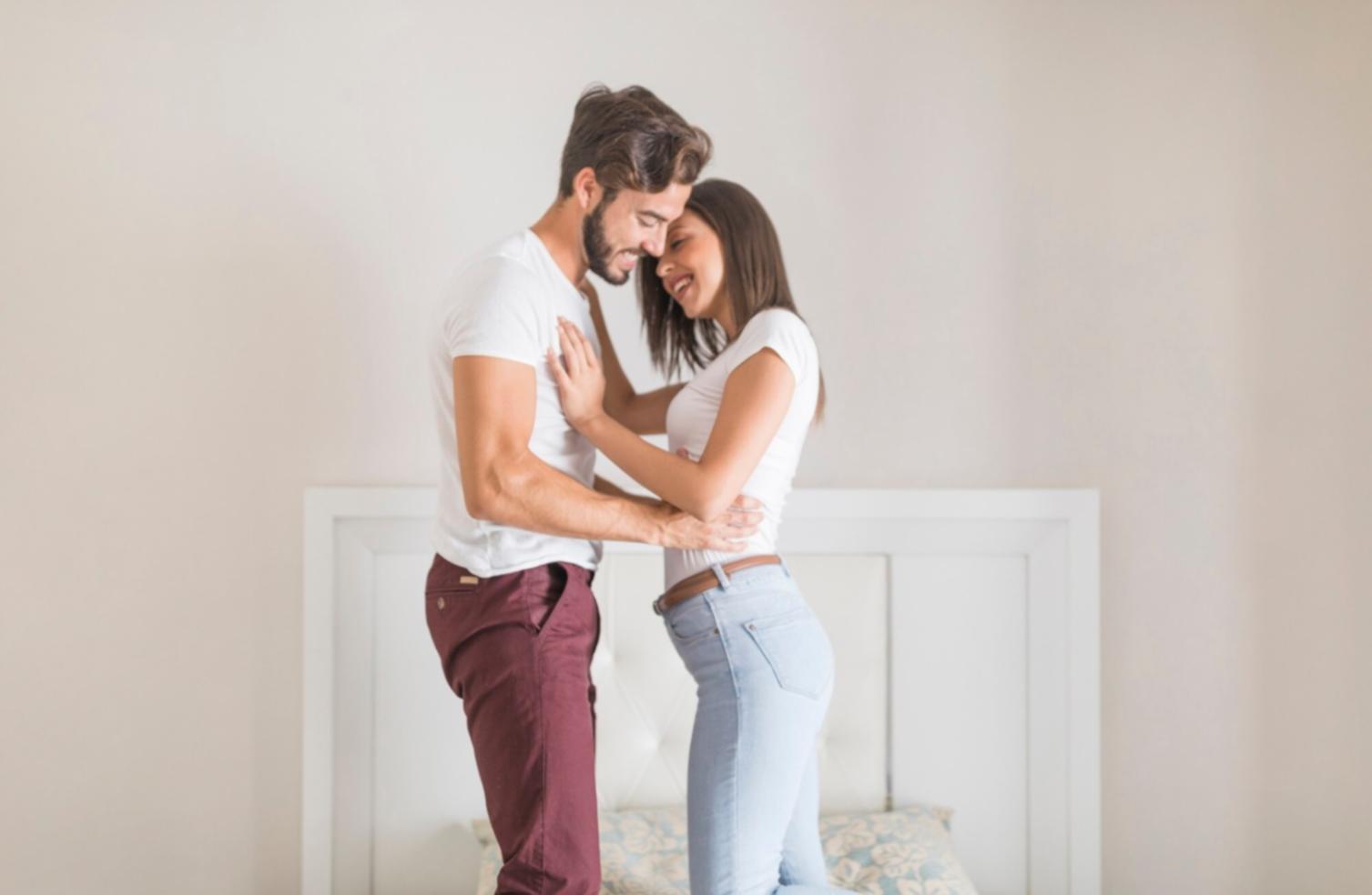 Organisierter Lernbereich mit Stundenplan und Arbeitsmaterialien